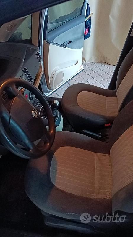 Usata Lancia Musa 2007 Grigio Monovolume