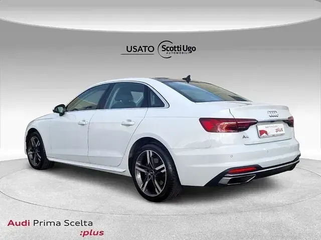 Usata Audi A4 Advanced Plus 163 CV (119 kW) 2023 Bianco ghiaccio metallizzato Berlina