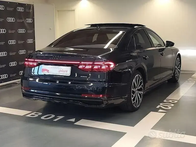 Usata Audi A8 Ambiente 286 CV (210 kW) 2023 Blu Berlina