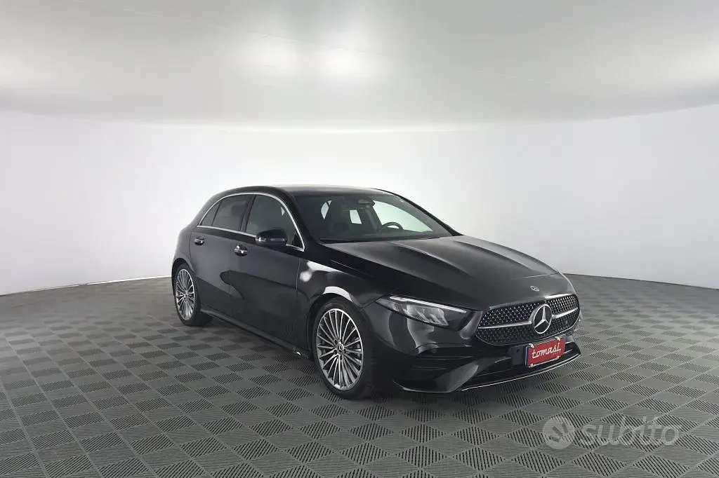 Usata Mercedes A180 Advanced Plus 116 CV (85 kW) 2023 Nero Berlina