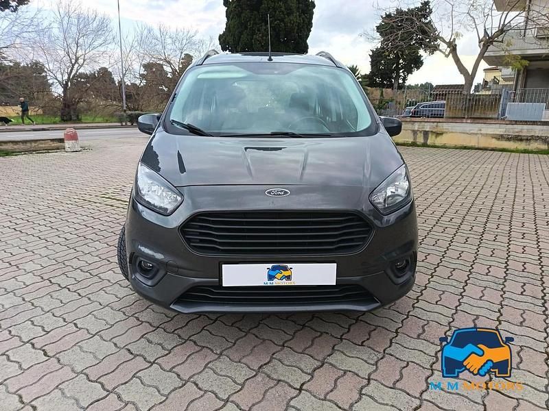 Usata Ford Tourneo Courier 74 CV (54 kW) 2019 Marrone Monovolume