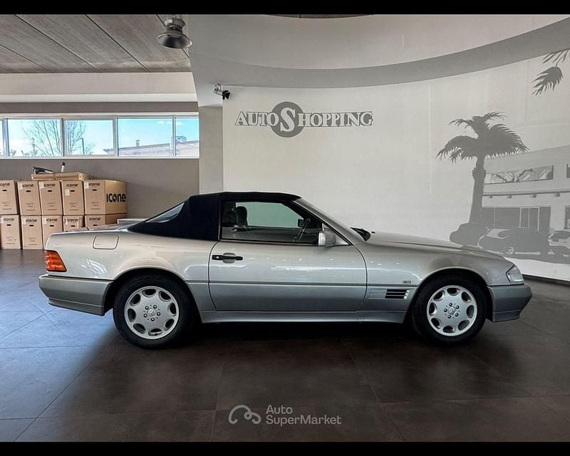 Usata Mercedes SL300 231 CV (169 kW) 1993 Argento Cabrio
