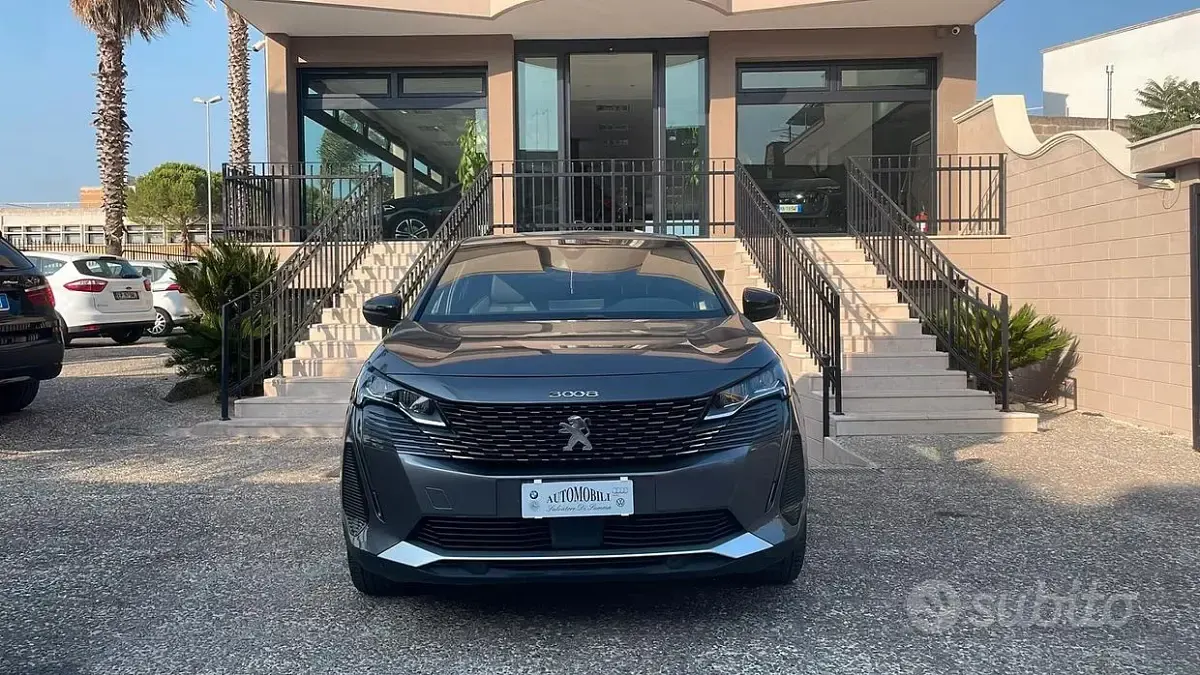 Usata Peugeot 3008 GT 131 CV (96 kW) 2023 Grigio SUV