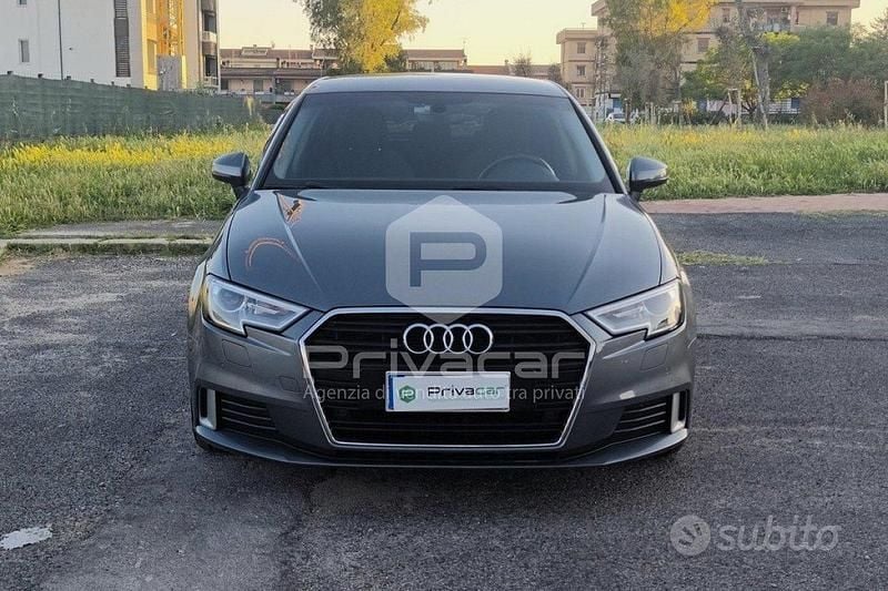 Begagnad Audi A3 Sportback Sport 116 HK (85 kW) 2018 Grå Halvkombi