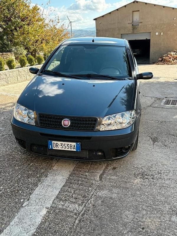 Usata Fiat Punto 69 CV (50 kW) 2009 Berlina