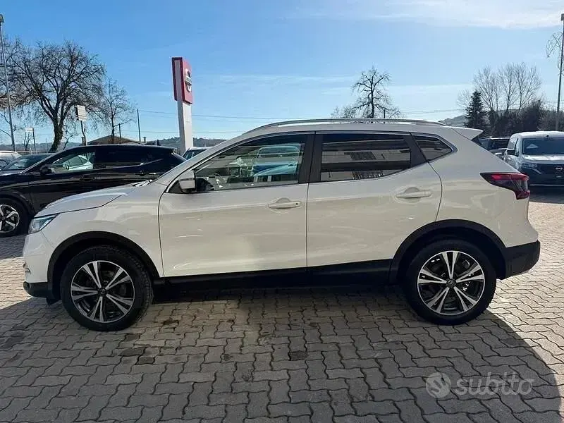 Usata Nissan Qashqai N-Connecta 116 CV (85 kW) 2018 Bianco SUV