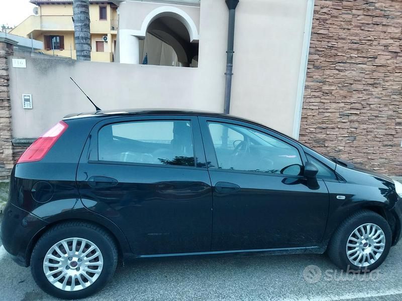 Usata Fiat Punto 69 CV (50 kW) 2014 Nero Berlina