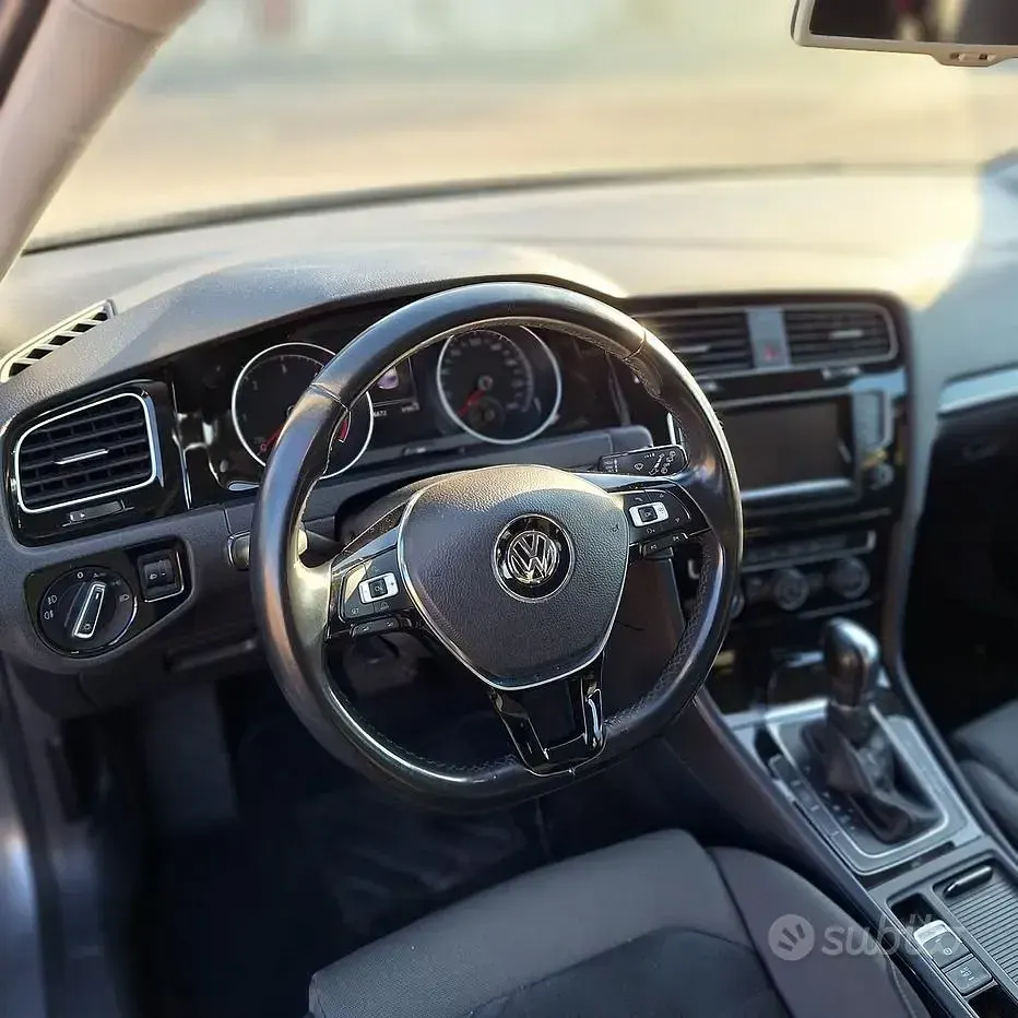 Usata VW Golf VII Highline 110 CV (80 kW) 2015 Grigio Berlina