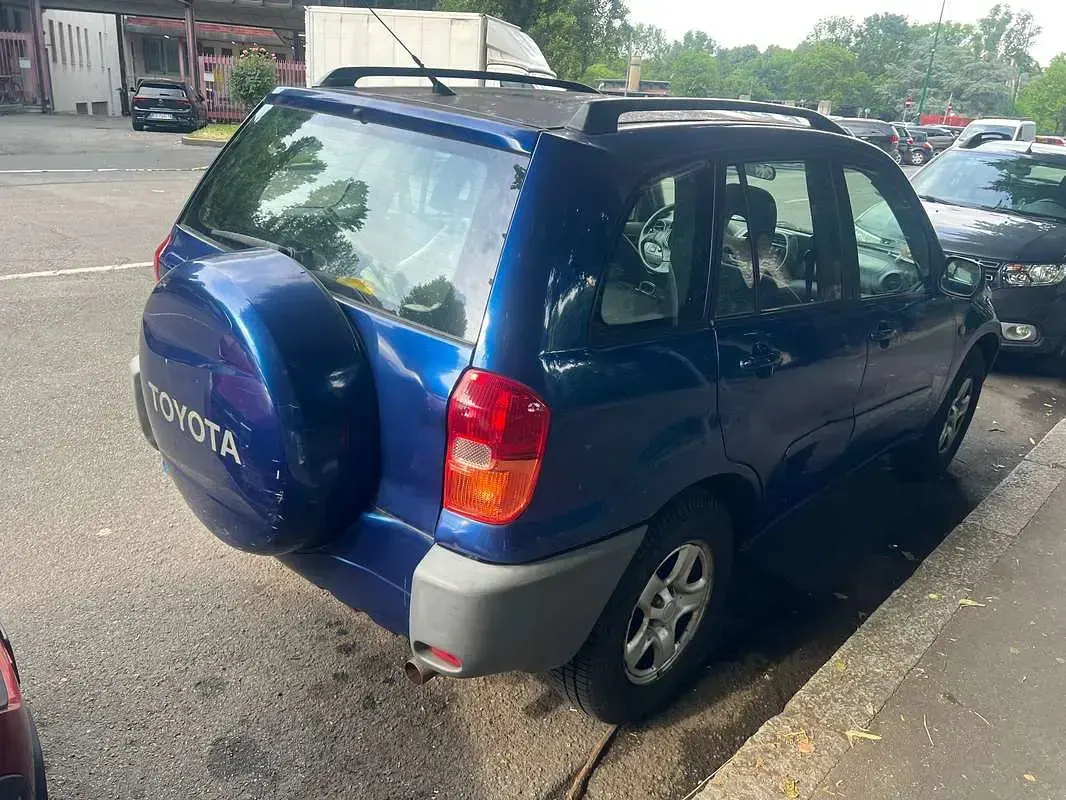 Second-hand Toyota RAV4 150 CP (110 kW) 2001 Albastru SUV