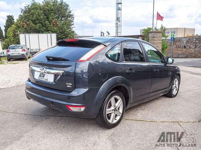 Usata Ford Focus 109 CV (80 kW) 2009 Grigio Berlina