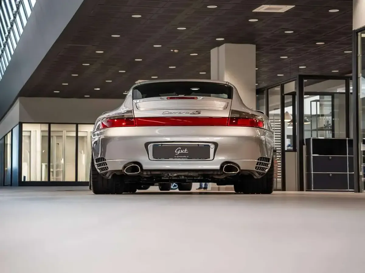 Usata Porsche 911 Carrera 4S 320 CV (235 kW) 2004 Argento Coupé