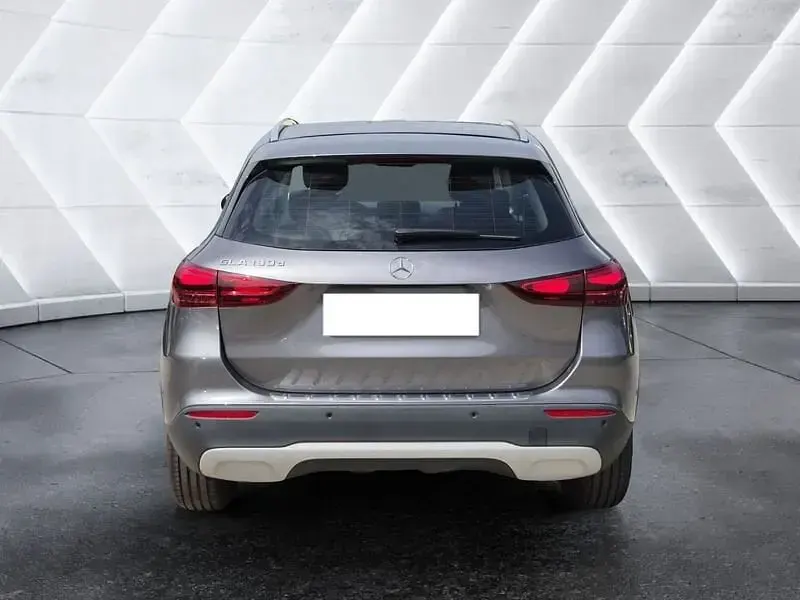Usata Mercedes GLA180 Advanced 116 CV (85 kW) 2025 Grigio SUV