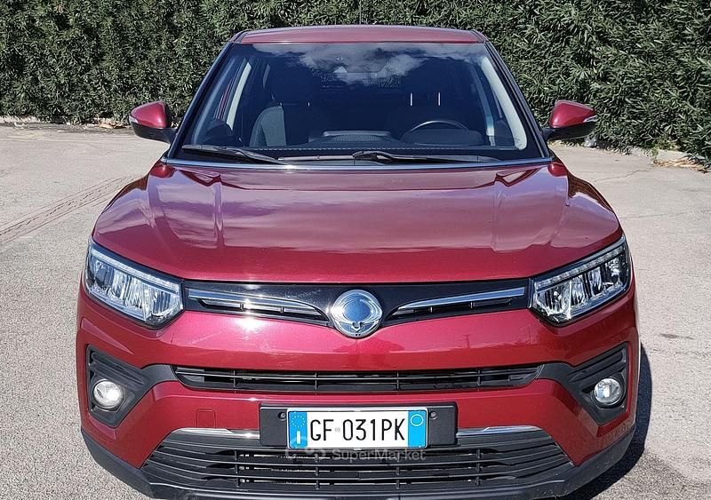 Usata Ssangyong (KGM) Tivoli 136 CV (100 kW) 2021 Rosso SUV