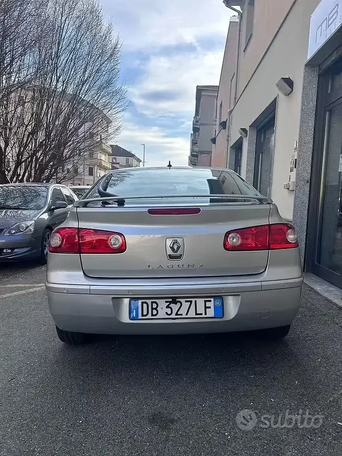 Usata Renault Laguna II Initiale 170 CV (125 kW) 2006 Grigio Berlina