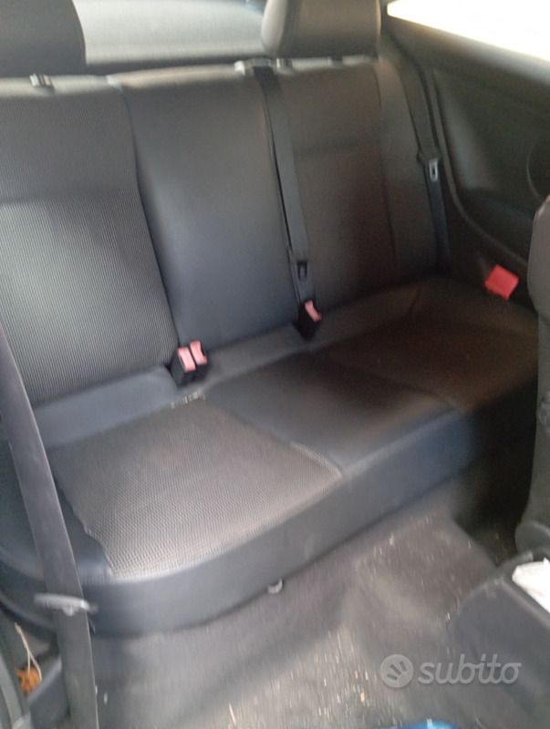 Usata 2006 Opel Astra GTC Coupé | 1000 € (Ottimo prezzo) - Immagine 1/4