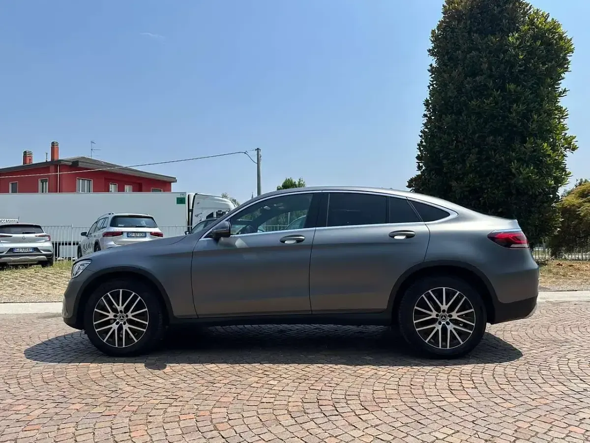 Usata Mercedes GLC220 Business 194 CV (142 kW) 2021 Grigio SUV