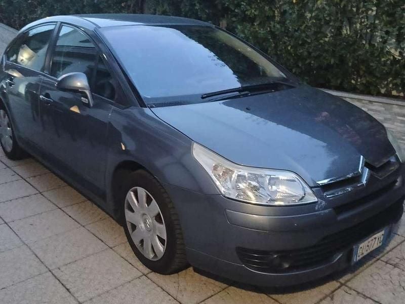 Grigio Usata 2008 Citroën C4 Elegance Tre volumi | 2000 € (Buon prezzo) - Immagine 1/4