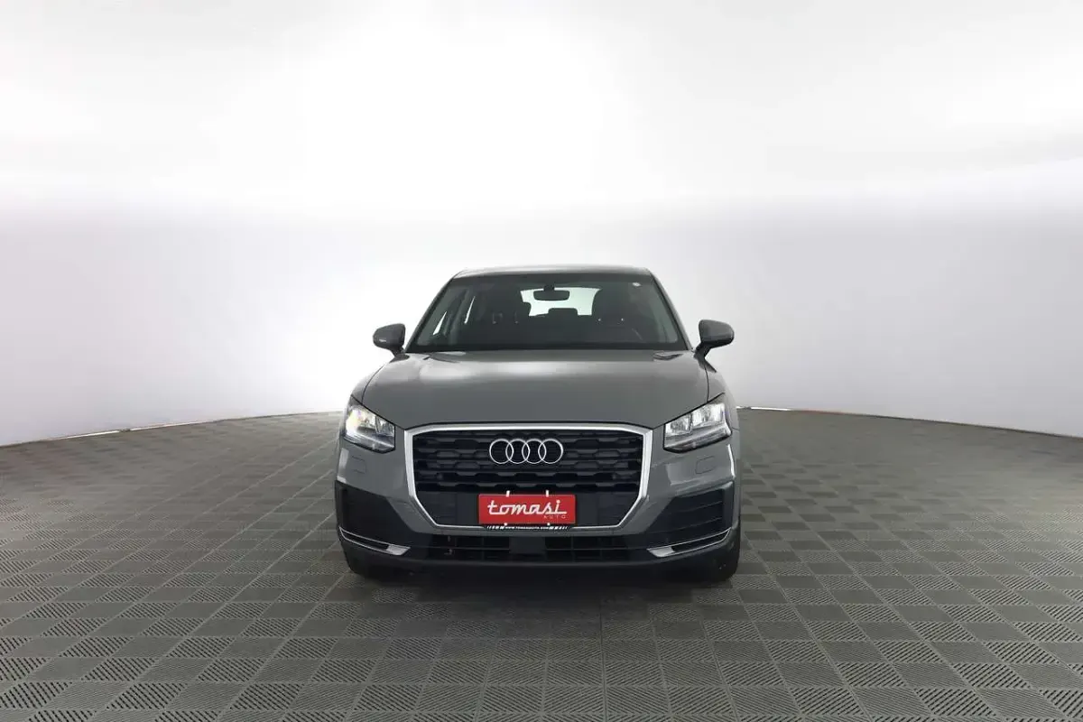 Usata Audi Q2 Business 116 CV (85 kW) 2019 Grigio quantum SUV