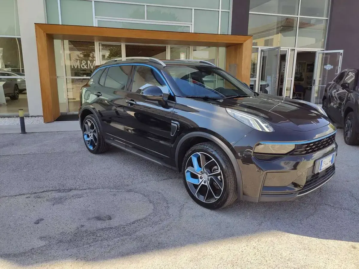Usata Lynk & Co 01 261 CV (191 kW) 2023 Nero metallizzato SUV
