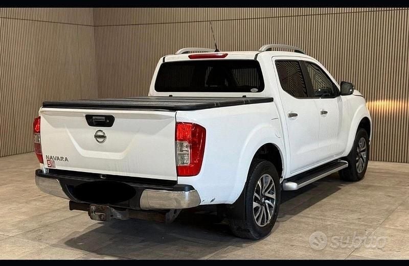 Usata Nissan Navara N-Connecta 190 CV (139 kW) 2017 Bianco Pick-up