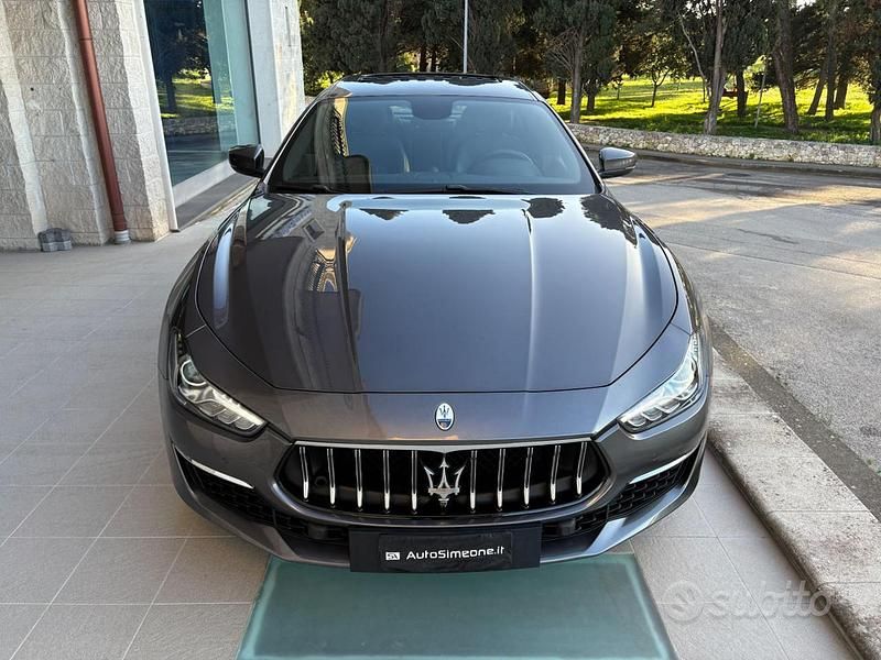 Usata Maserati Ghibli GT 330 CV (242 kW) 2022 Grigio scuro Berlina