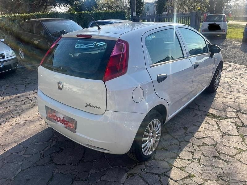 Usata Fiat Grande Punto S 69 CV (50 kW) 2012 Bianco Utilitaria