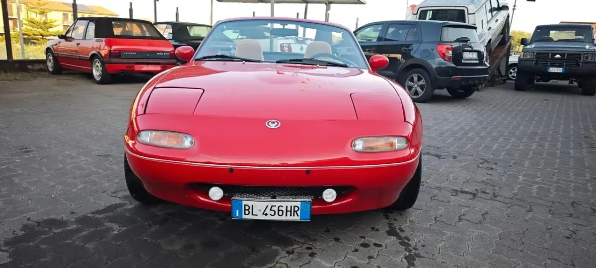 Usata Mazda MX5 116 CV (85 kW) 1992 Rosso Cabrio