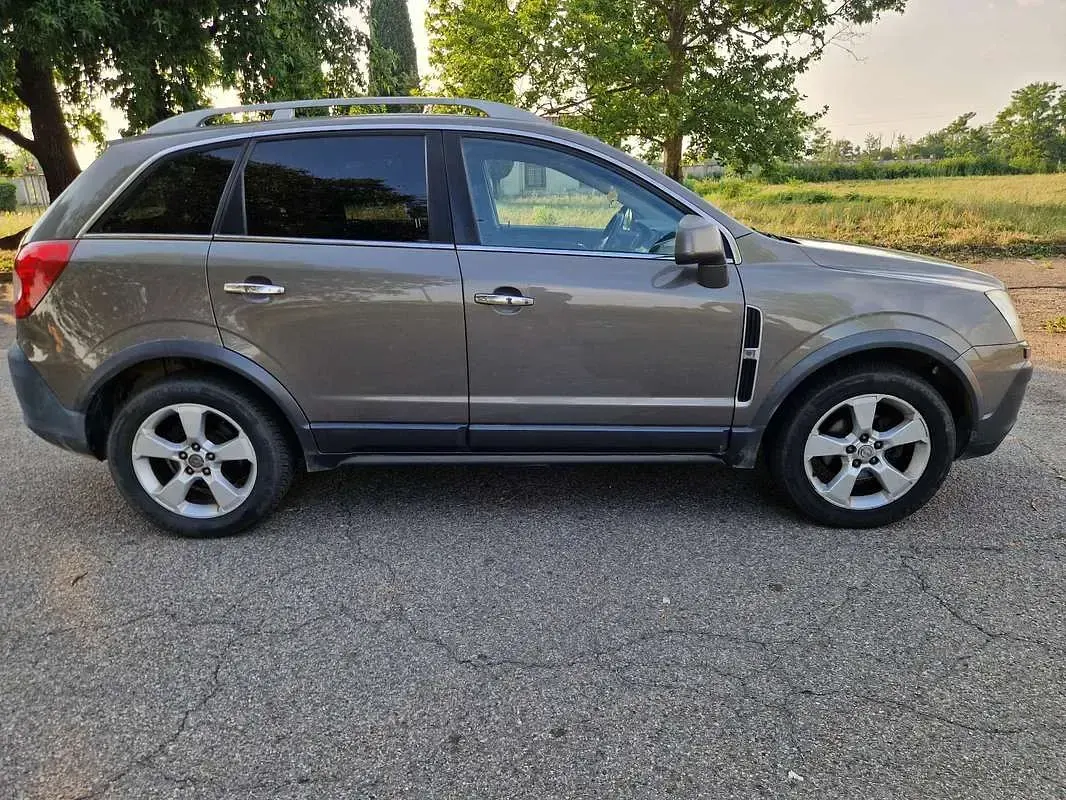 Usata Opel Antara Cosmo 227 CV (166 kW) 2008 Grigio SUV