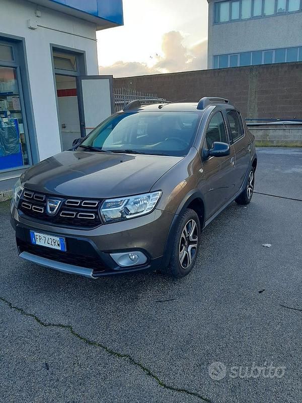 Usata Dacia Sandero 90 CV (66 kW) 2018 Marrone Berlina