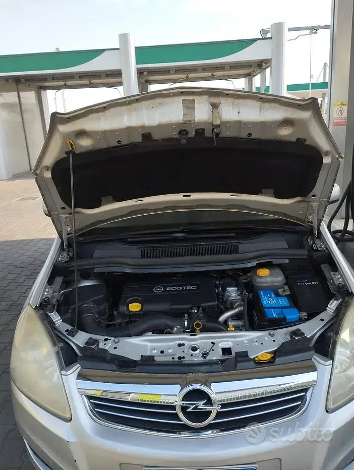 Usata Opel Zafira 110 CV (80 kW) 2014 Grigio Monovolume