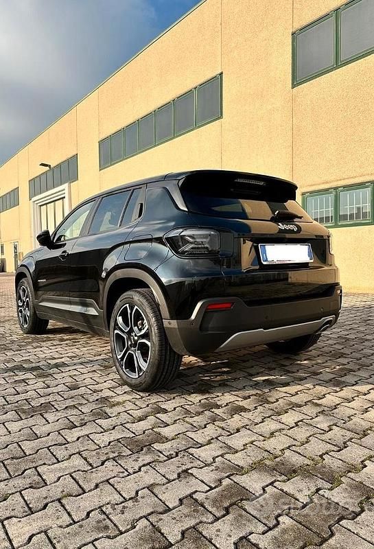 Usata Jeep Avenger 100 CV (73 kW) 2023 Nero SUV