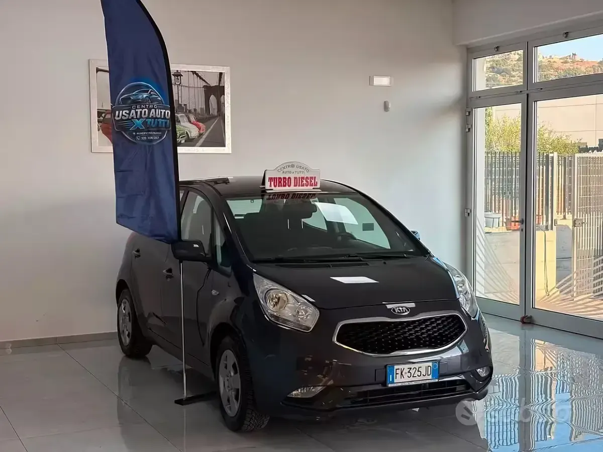 Usata Kia Venga 90 CV (66 kW) 2017 Grigio Utilitaria