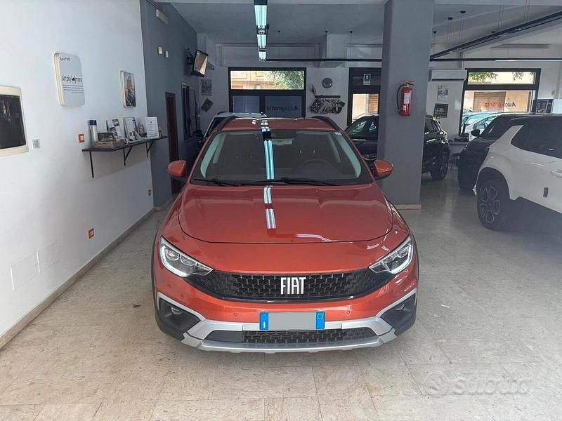 Usata Fiat Tipo Cross Plus 131 CV (96 kW) 2023 Arancione Station wagon