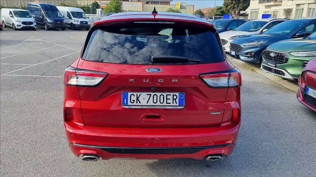 Usata Ford Kuga ST-Line 190 CV (139 kW) 2022 Rosso SUV