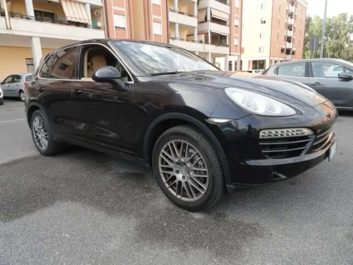 Usata Porsche Cayenne 245 CV (180 kW) 2012 Nero SUV