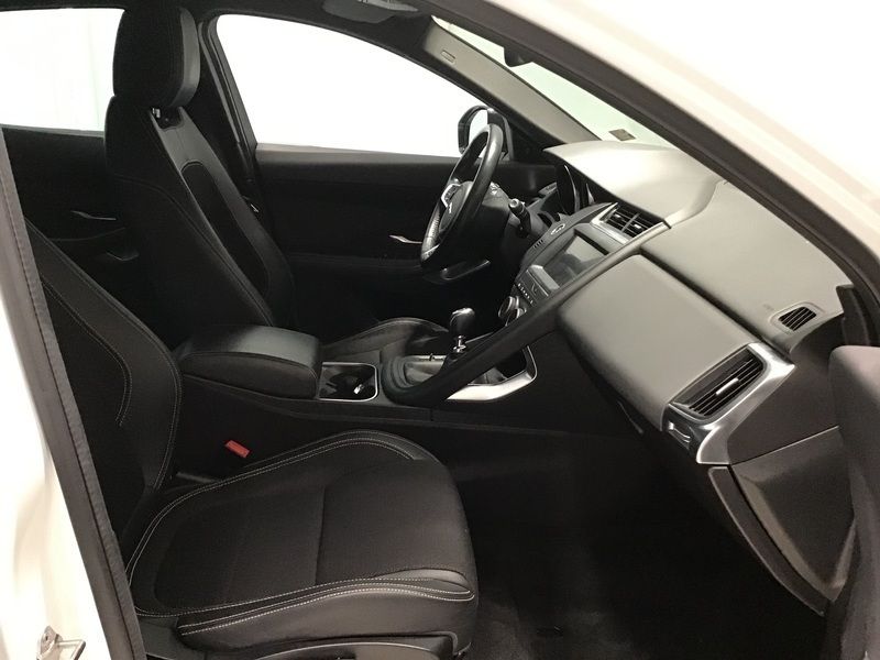 Usata Jaguar E-Pace R-Dynamic 2021 Aurora red SUV