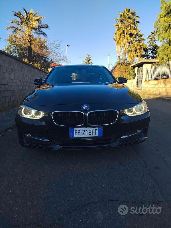 Begagnad BMW 320 Sport Line 184 HK (135 kW) 2013 Svart Sedan