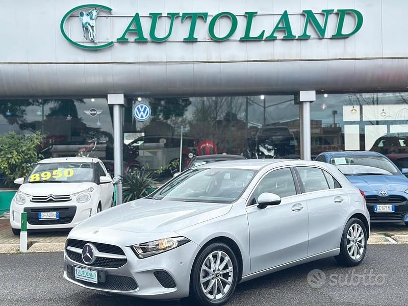 Grigio Usata 2019 Mercedes A220 Business Tre volumi | 20.800 € - Immagine 1/4