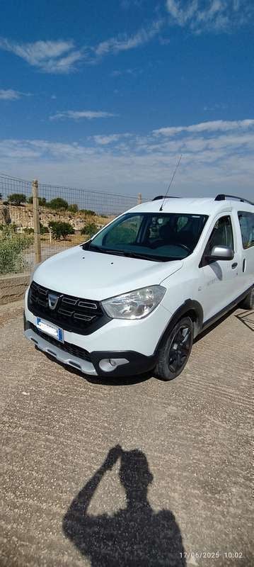 Usata 2018 Dacia Dokker Stepway Furgone | 8500 € (Buon prezzo) - Immagine 1/4