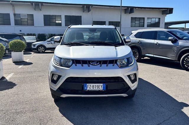 Usata Mahindra KUV100 83 CV (61 kW) 2020 Grigio SUV