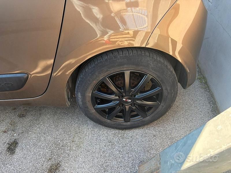 Usata Renault Twingo Life 70 CV (51 kW) 2017 Marrone Utilitaria