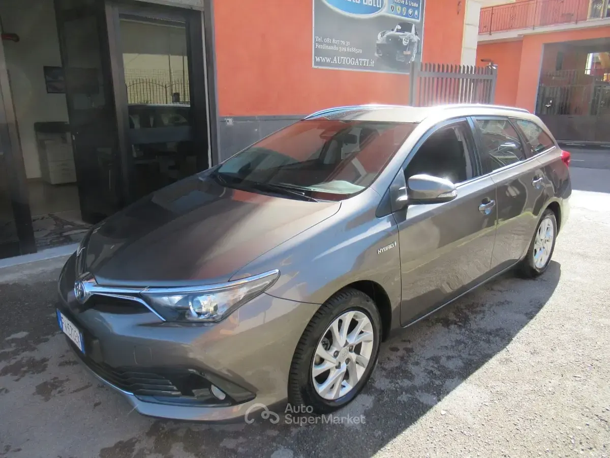 Gebraucht Toyota Auris Hybrid Lounge 99 PS (72 kW) 2019 Grau Kombi