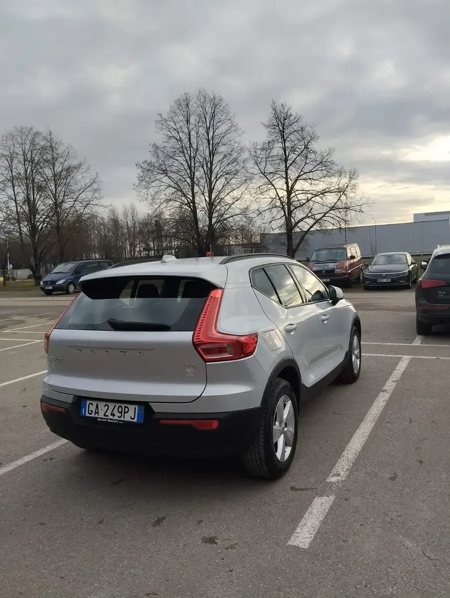 Usata Volvo XC40 149 CV (109 kW) 2020 Grigio SUV