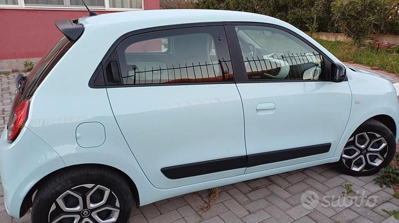Usata Renault Twingo 22 kW (30 CV) 2023 Utilitaria