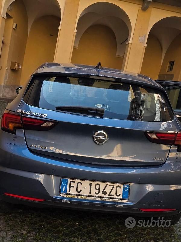 Usata Opel Astra 136 CV (100 kW) 2016 Nero Berlina