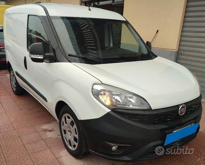 Usata Fiat Doblò Pop 120 CV (88 kW) 2017 Bianco Monovolume