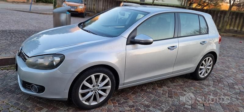 Grigio Usata 2012 VW Golf Tre volumi | 5900 € (Ottimo prezzo) - Immagine 1/4