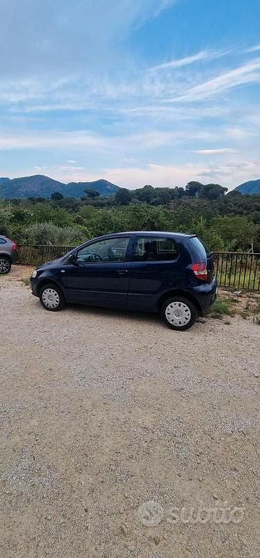 Usata VW Fox 70 CV (51 kW) 2006 Blu Utilitaria