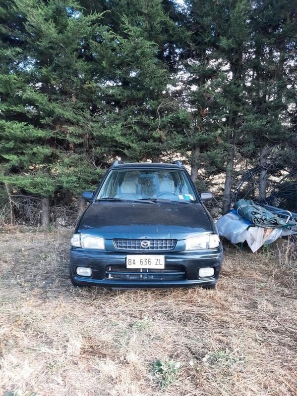 Usata Mazda Demio 72 CV (52 kW) 1998 Verde Utilitaria