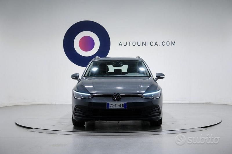Usata VW Golf VIII Life 110 CV (80 kW) 2023 Grigio Station wagon